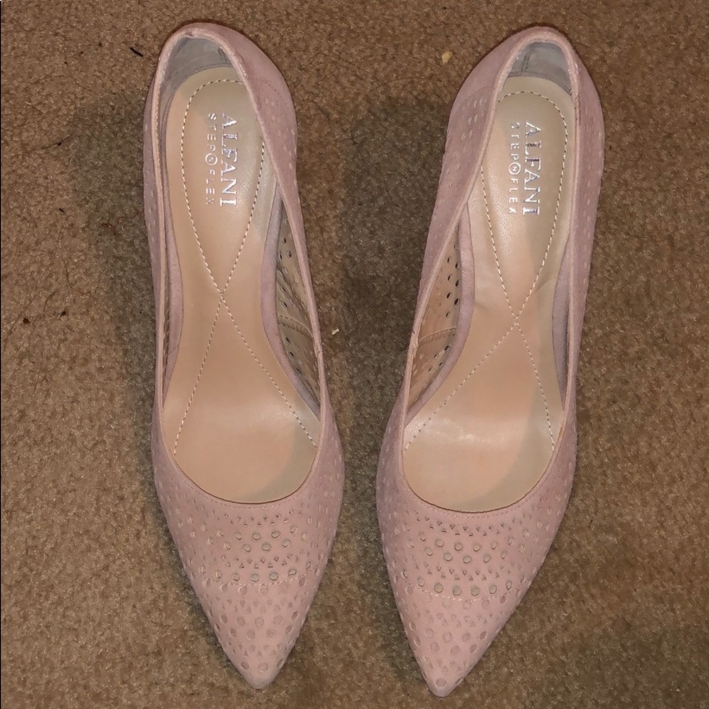 Beautiful rose toe pump